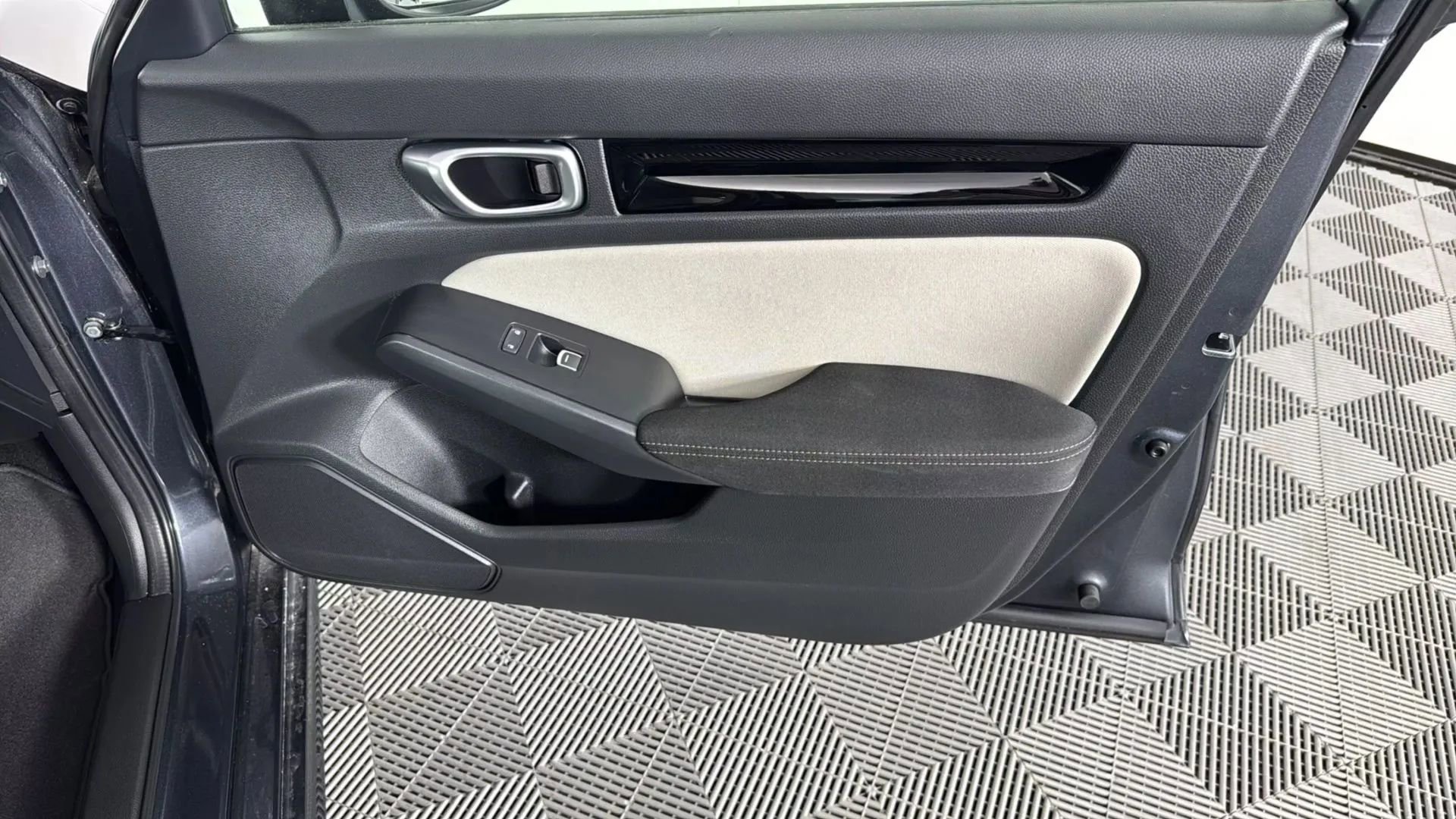 Used 2024 Honda Civic EX image 40