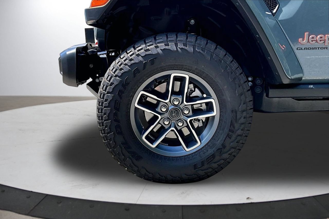 Certified 2026 Jeep Gladiator Mojave AWD/4WD image 31