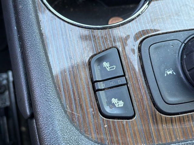 Used 2023 GMC Acadia SLE w/ Driver Convenience Package AWD/4WD image 17