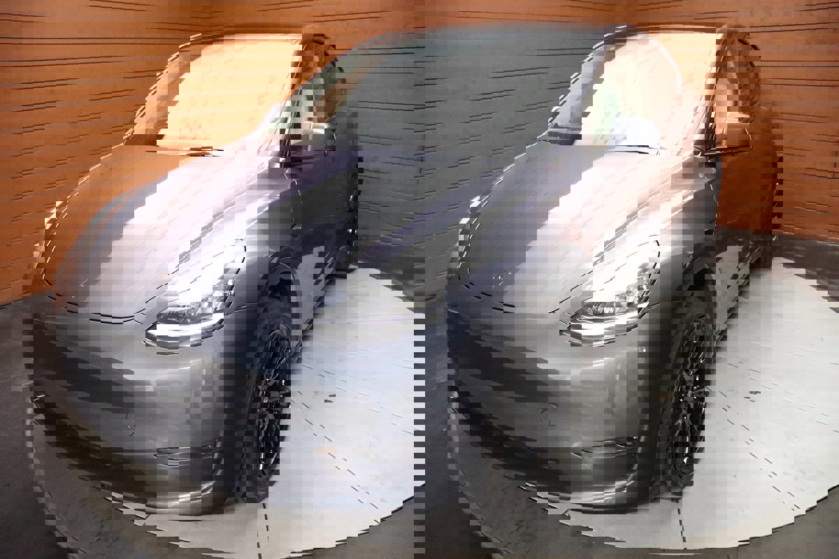 Used 2023 Tesla Model Y Long Range image 6