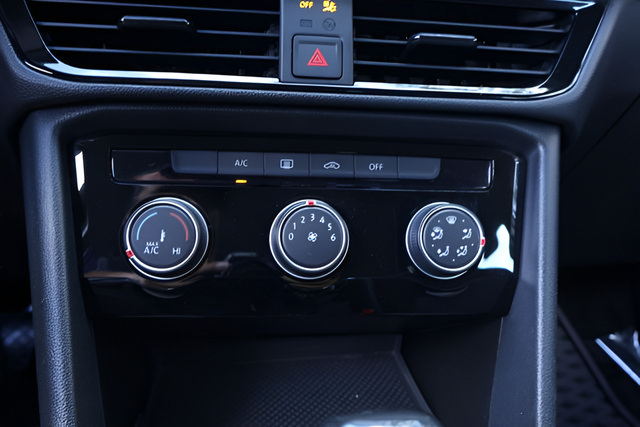 Certified 2023 Volkswagen Taos S FWD image 26