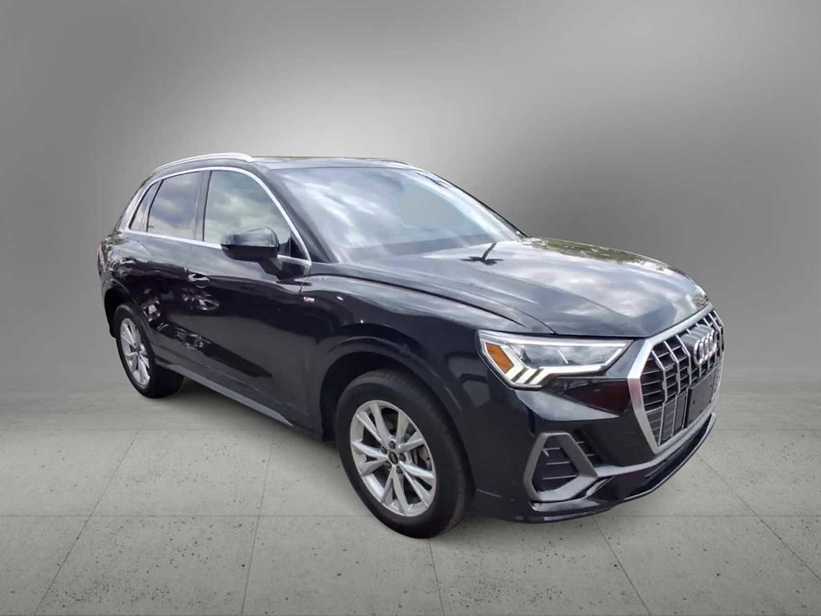 Certified 2024 Audi Q3 2.0T Premium w/ Convenience Package AWD/4WD image 2