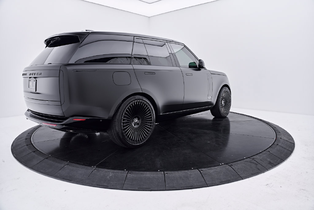 Used 2025 Land Rover Range Rover SE AWD/4WD image 12