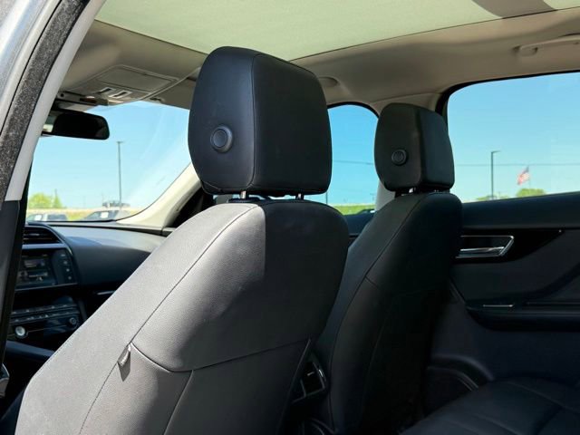 Used 2017 Jaguar F-PACE Premium AWD/4WD image 18