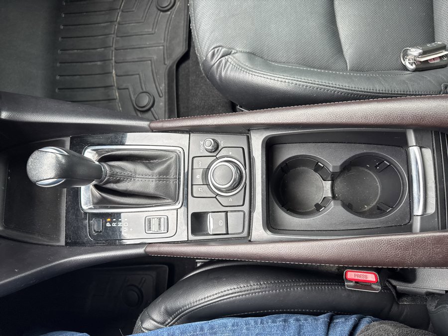 Used 2017 MAZDA MAZDA3 Grand Touring image 25