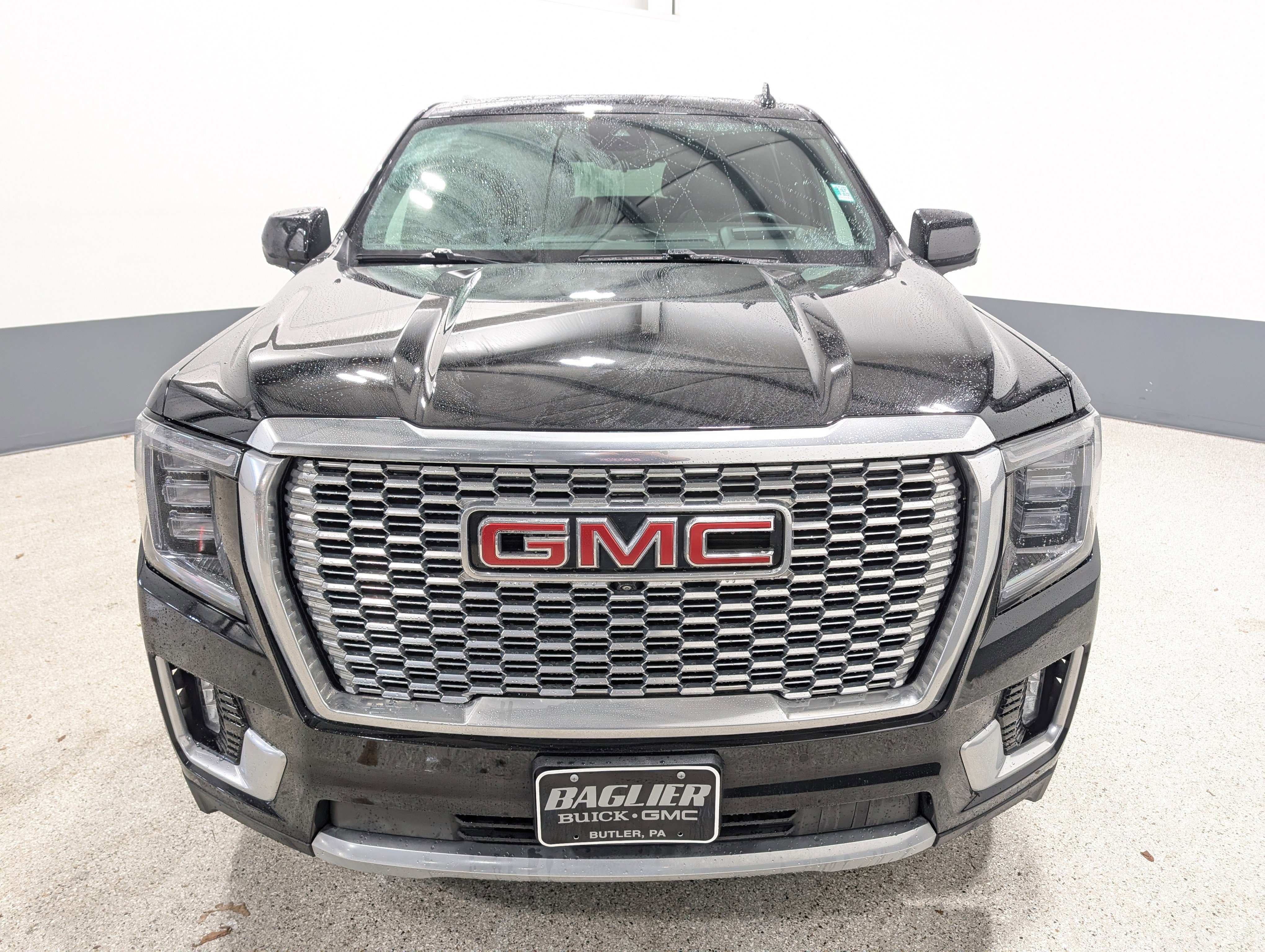 Used 2023 GMC Yukon XL Denali w/ Advanced Technology Package AWD/4WD image 8