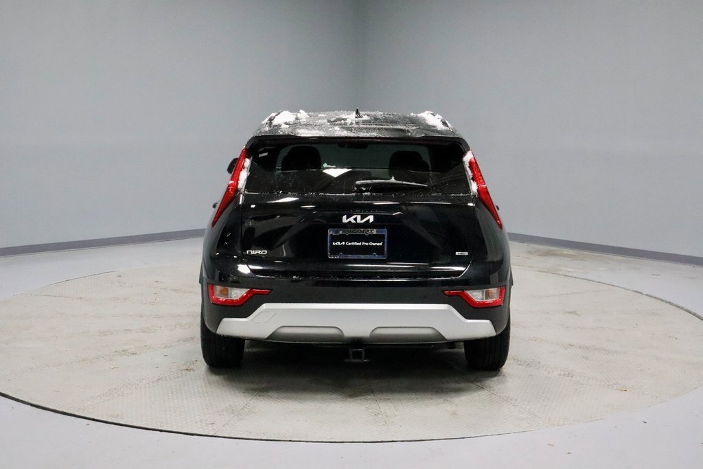 Used 2023 Kia Niro EX image 11