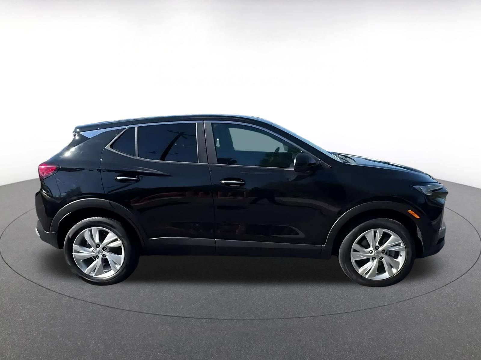 Used 2025 Buick Encore GX Preferred AWD/4WD image 15