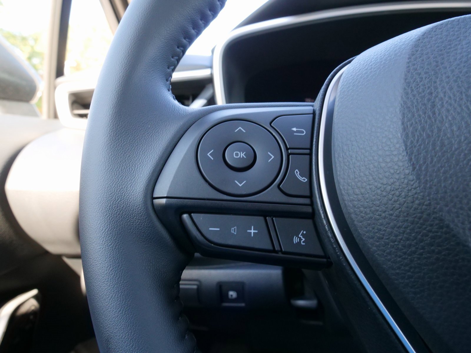 Used 2025 Toyota Corolla XLE image 23