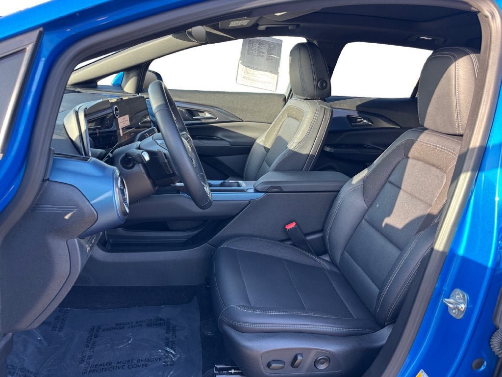 Certified 2025 Chevrolet Equinox EV LT w/ Convenience Package FWD image 10