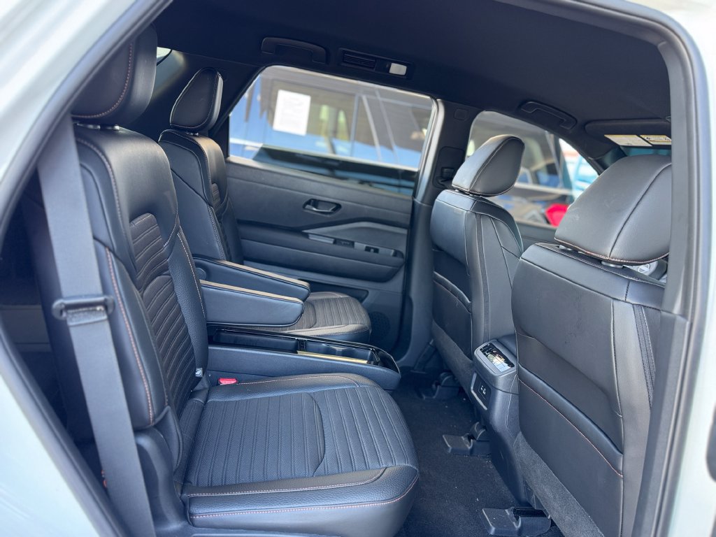Used 2025 Nissan Pathfinder Rock Creek AWD/4WD image 31