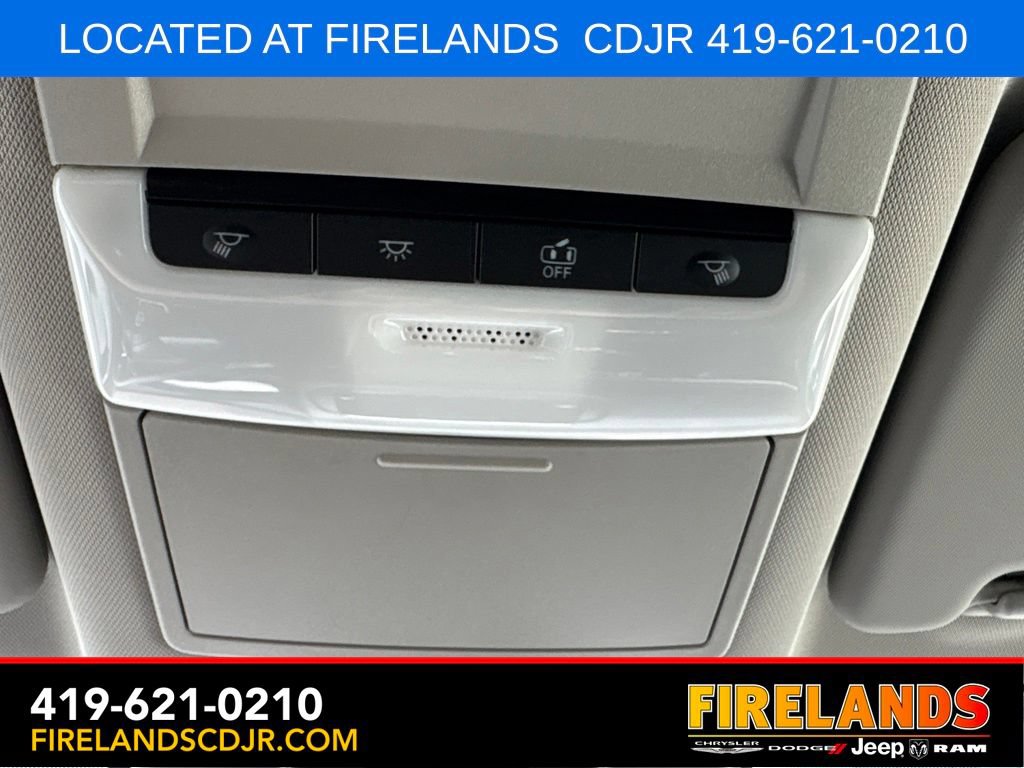 Used 2023 Nissan Rogue S AWD/4WD image 24