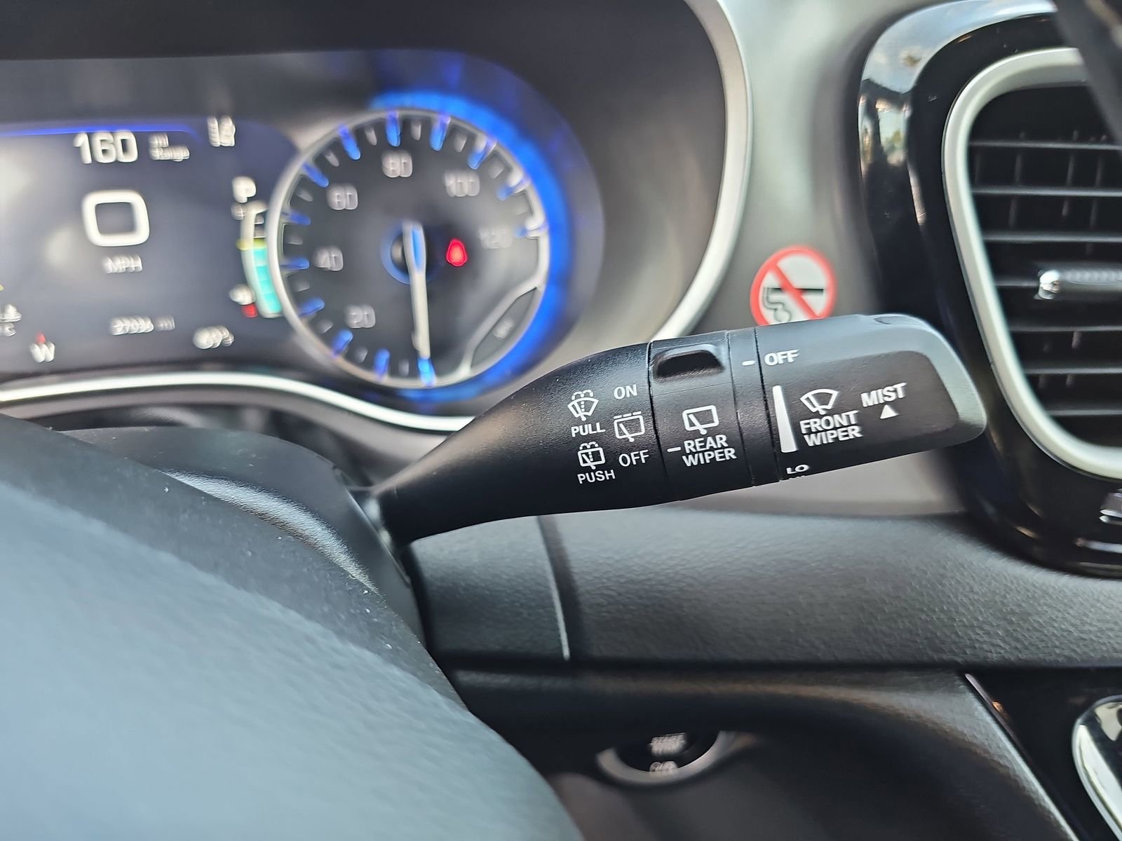 Used 2025 Chrysler Pacifica Select FWD image 21