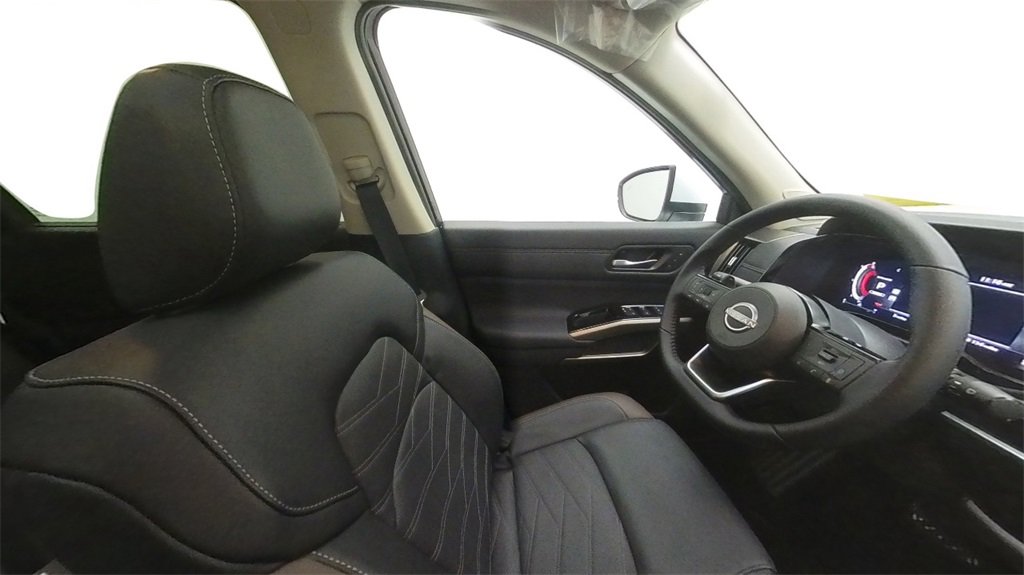 New 2025 Nissan Pathfinder Platinum w/ Cargo Package image 34