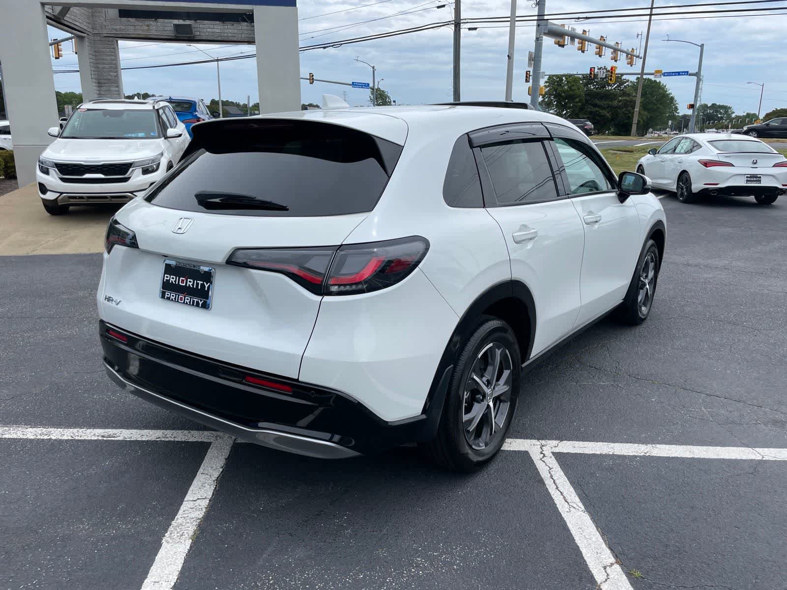 Used 2023 Honda HR-V EX-L image 5