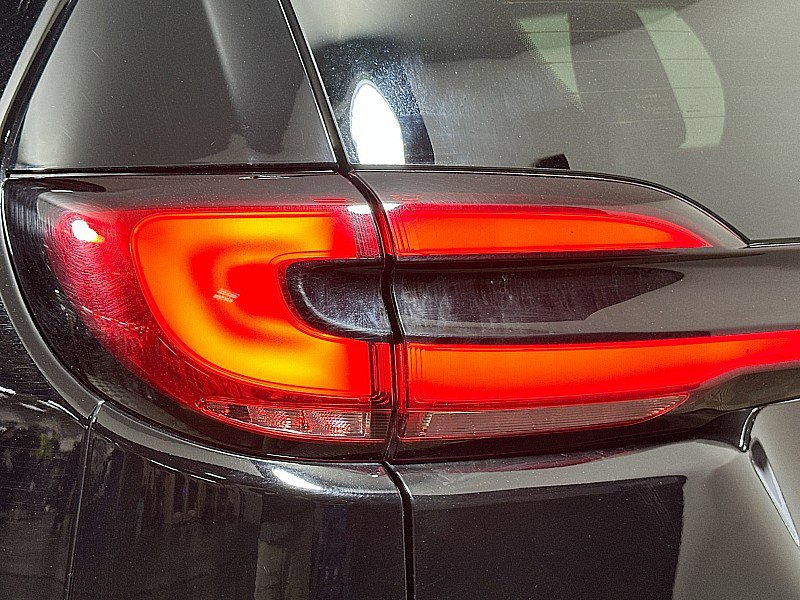 Used 2025 Chrysler Pacifica Limited image 36