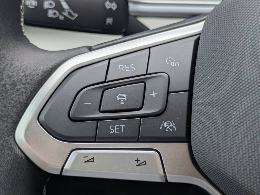 New 2026 Volkswagen Taos SEL AWD/4WD image 25