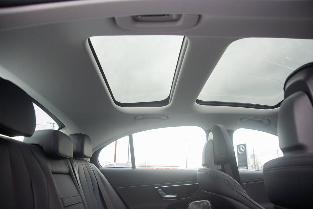 Certified 2025 Mercedes-Benz E 350 4MATIC Sedan image 30