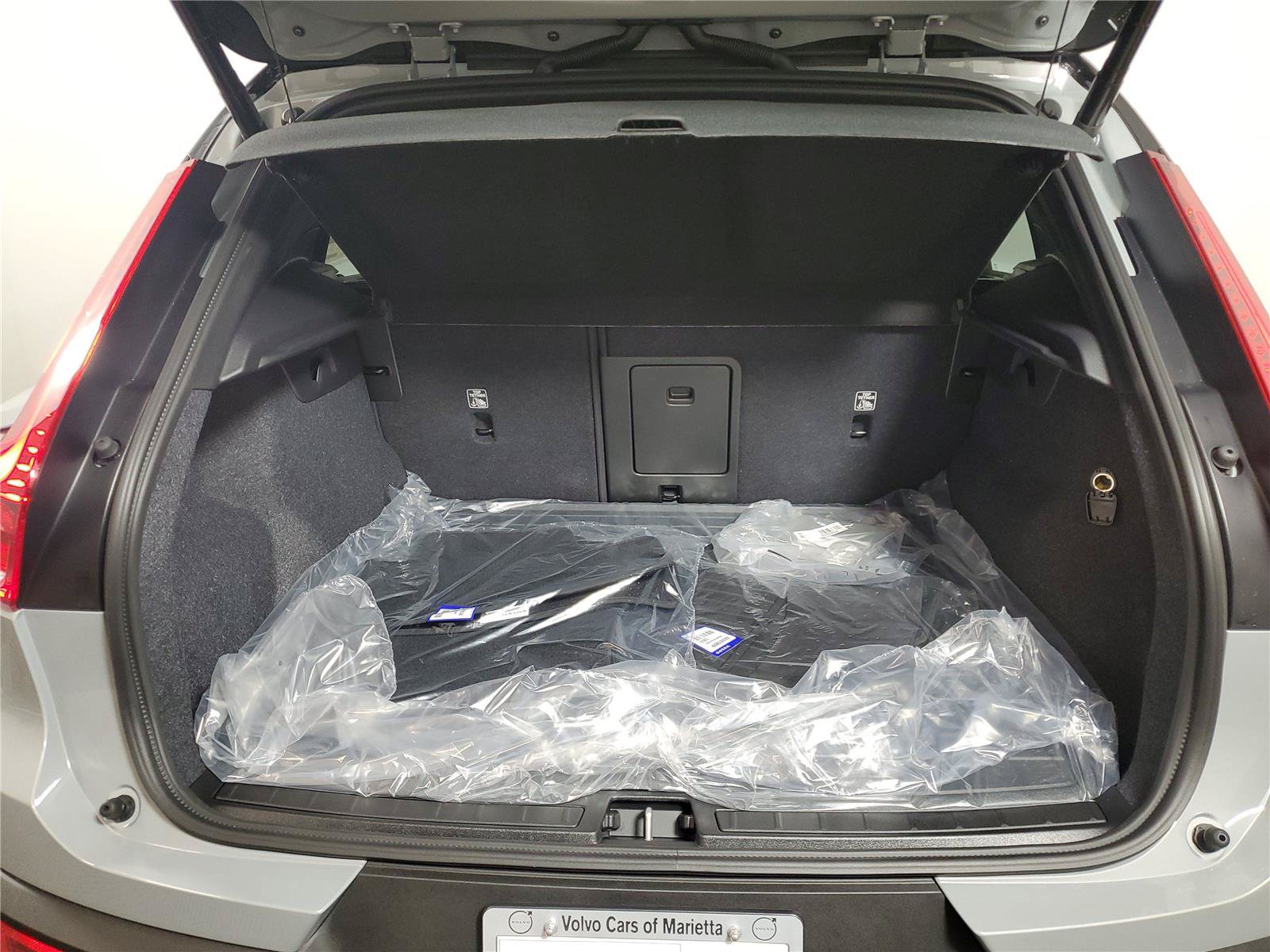 New 2026 Volvo XC40 B5 Ultra w/ Climate Package AWD/4WD image 9