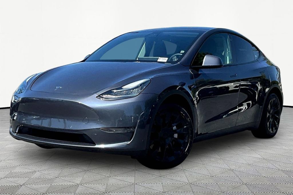 Used 2022 Tesla Model Y Long Range image 3