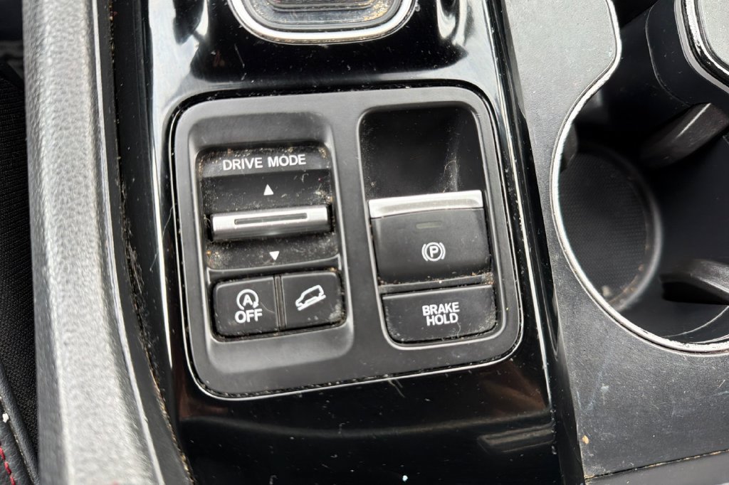 Certified 2025 Honda Pilot Black Edition image 31