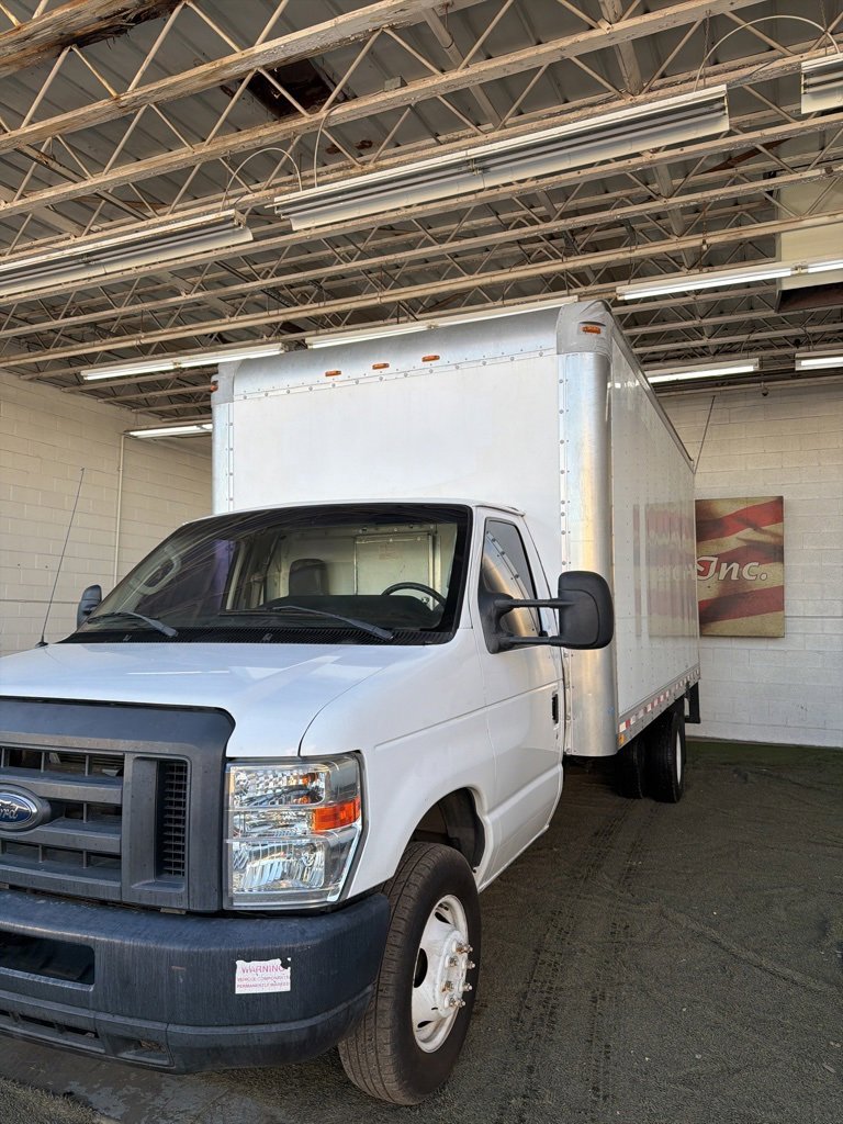 Used 2019 Ford E-350 and Econoline 350 Super Duty image 3