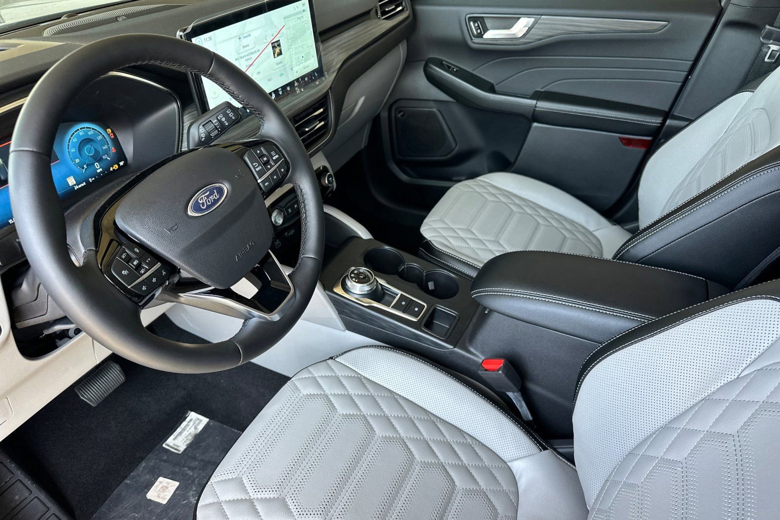 New 2024 Ford Escape Platinum w/ Premium Technology Package AWD/4WD image 7
