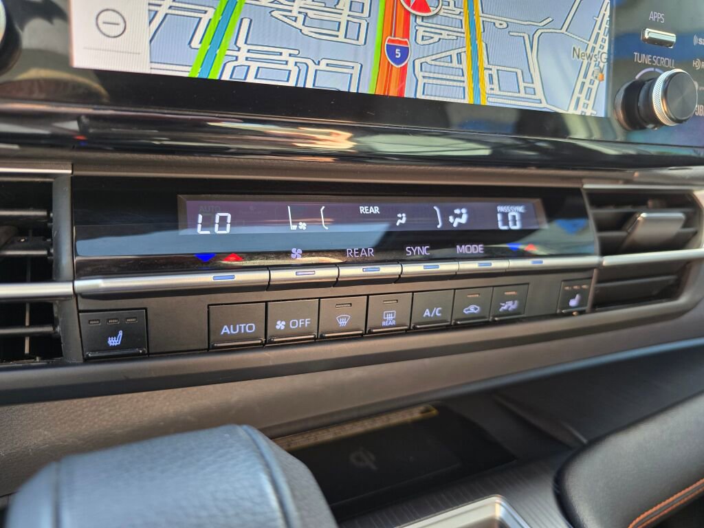 Used 2022 Toyota Sienna XSE image 29