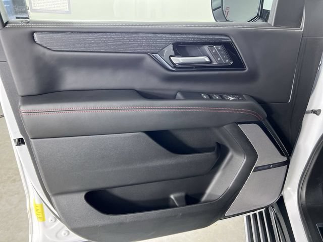 Used 2025 GMC Yukon AT4 Ultimate AWD/4WD image 23