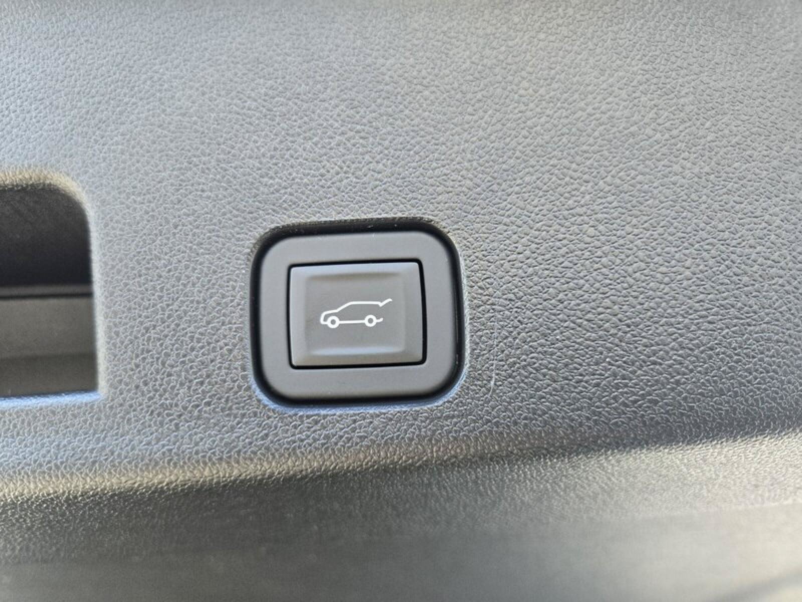 New 2026 GMC Acadia Elevation w/ Black Edition FWD image 8