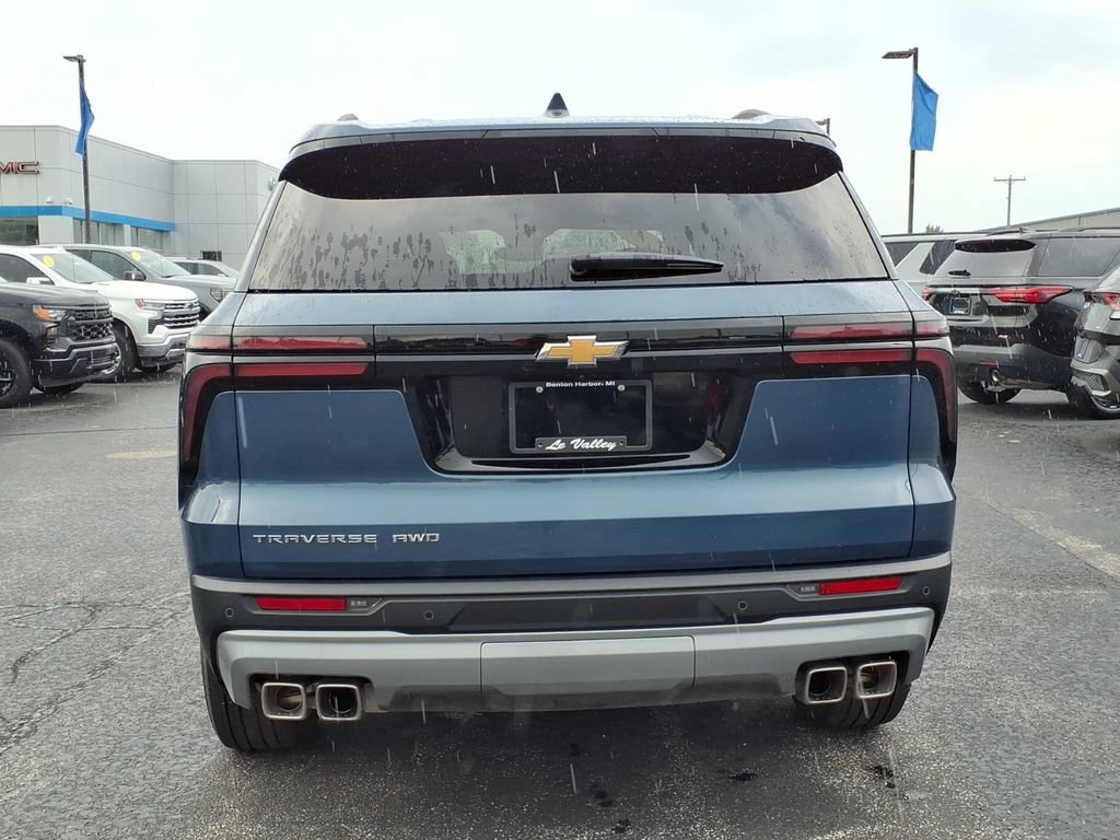 Used 2026 Chevrolet Traverse LT AWD/4WD image 11