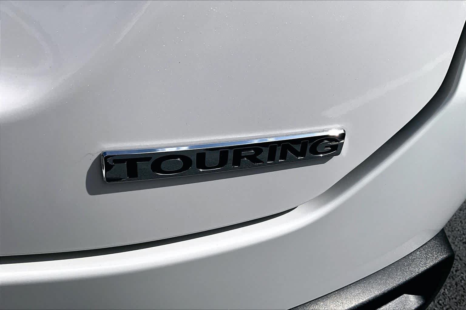 Used 2025 Honda Pilot Touring image 10