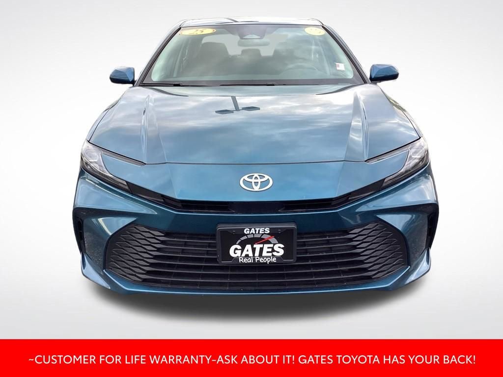 Used 2025 Toyota Camry SE FWD image 2