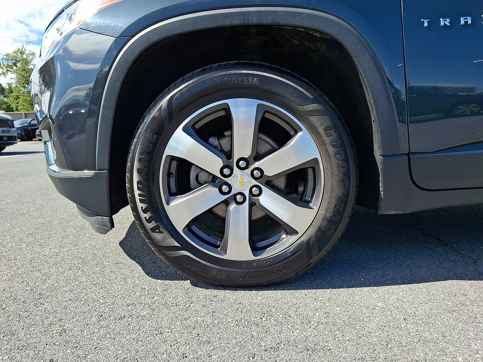 Used 2020 Chevrolet Traverse LT w/ LT Premium Package FWD image 9