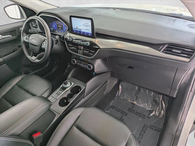 Used 2022 Ford Escape Titanium w/ Class II Trailer Tow Package image 21