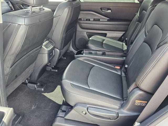 Used 2024 Nissan Pathfinder SL w/ SL Premium Package FWD image 12