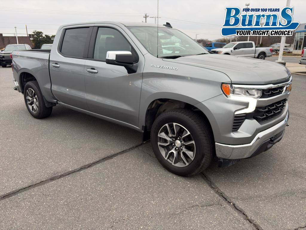 Used 2024 Chevrolet Silverado 1500 LT image 1
