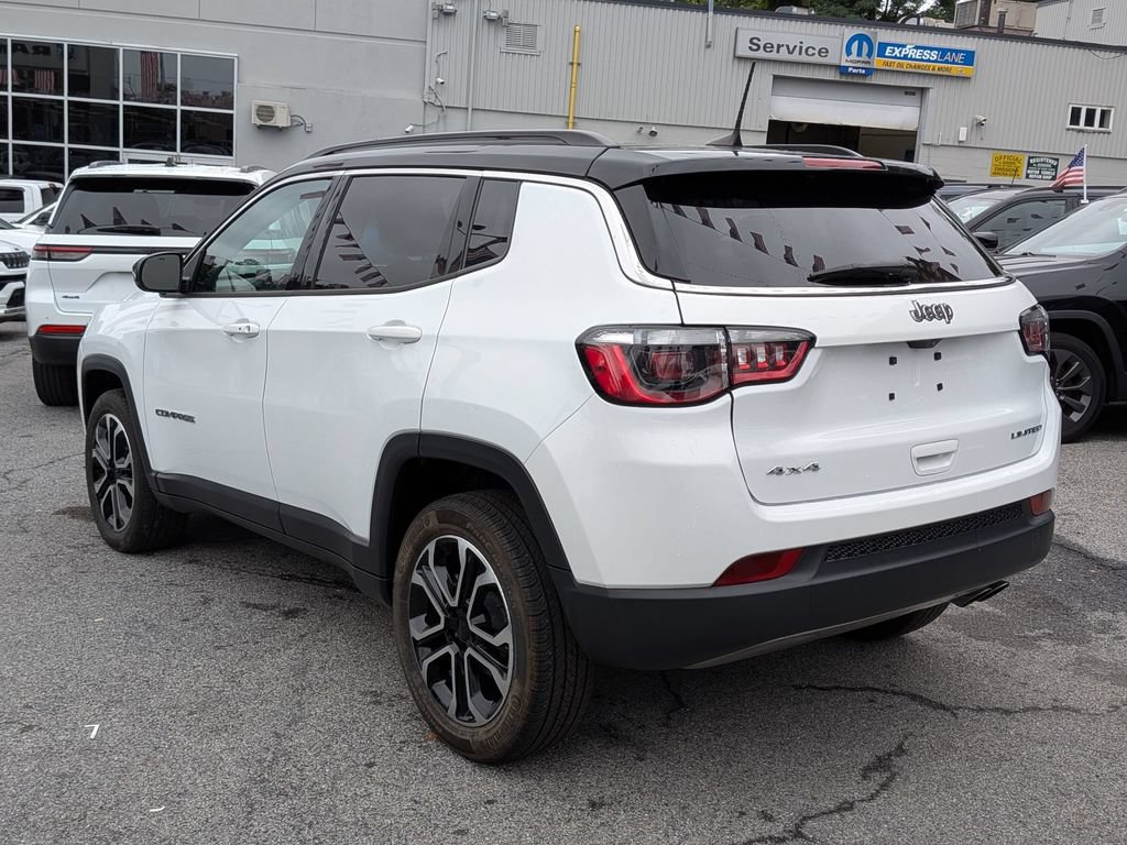Used 2022 Jeep Compass Limited AWD/4WD image 9