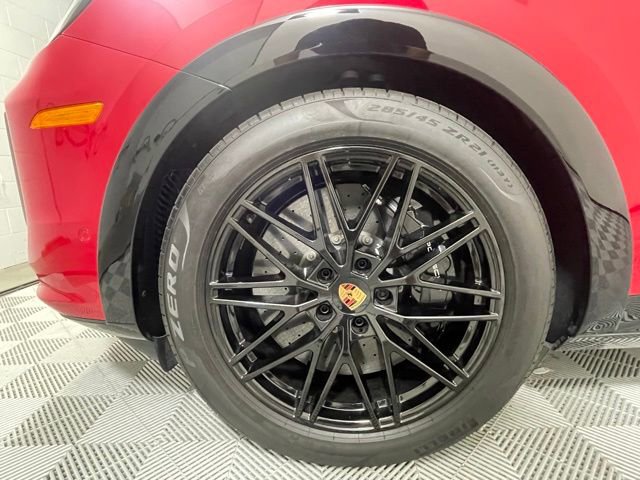 Used 2025 Porsche Cayenne GTS image 11