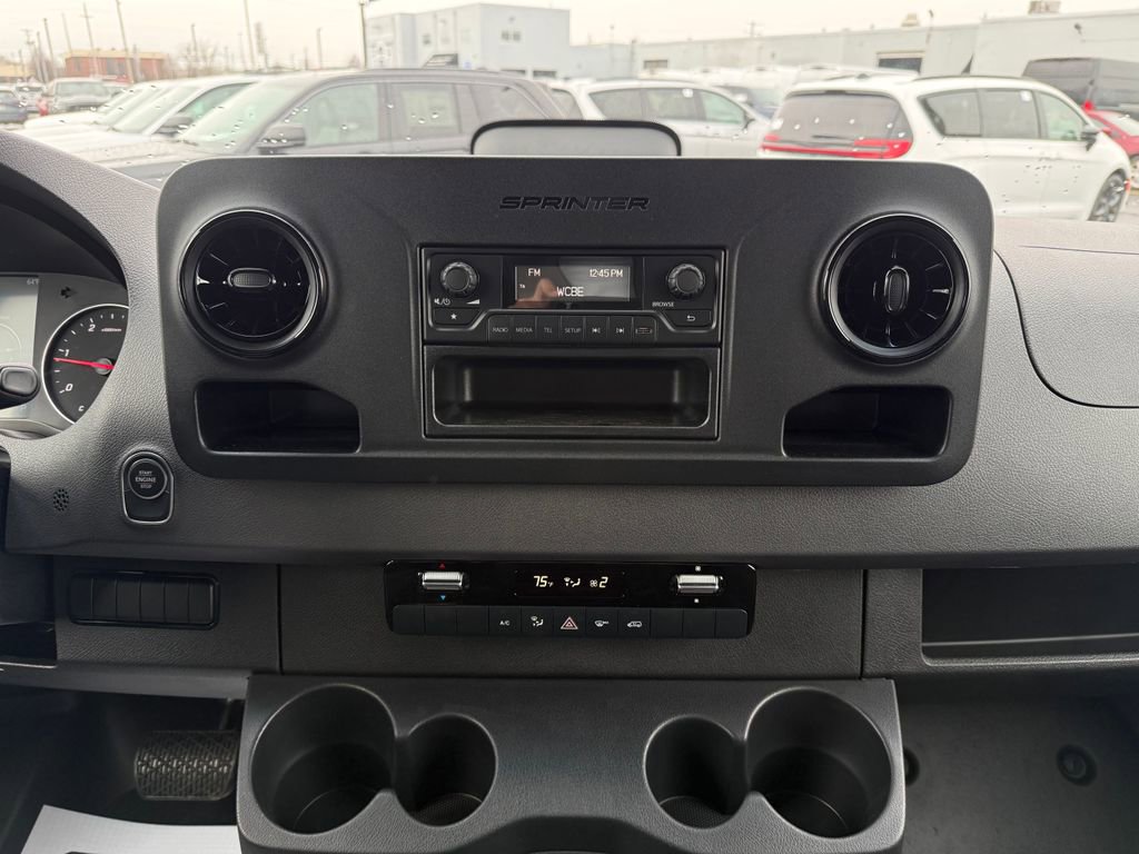 Used 2025 Mercedes-Benz Sprinter 2500 image 27