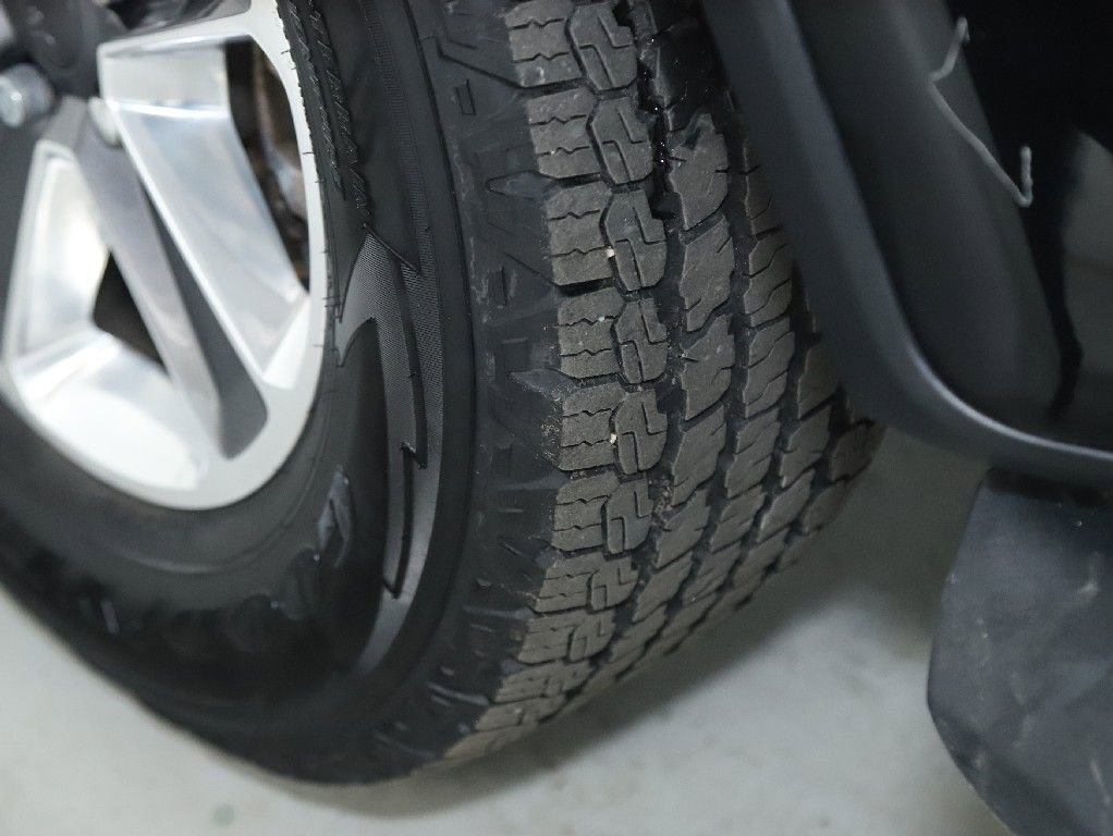 Used 2022 Jeep Wrangler Unlimited Sahara image 35