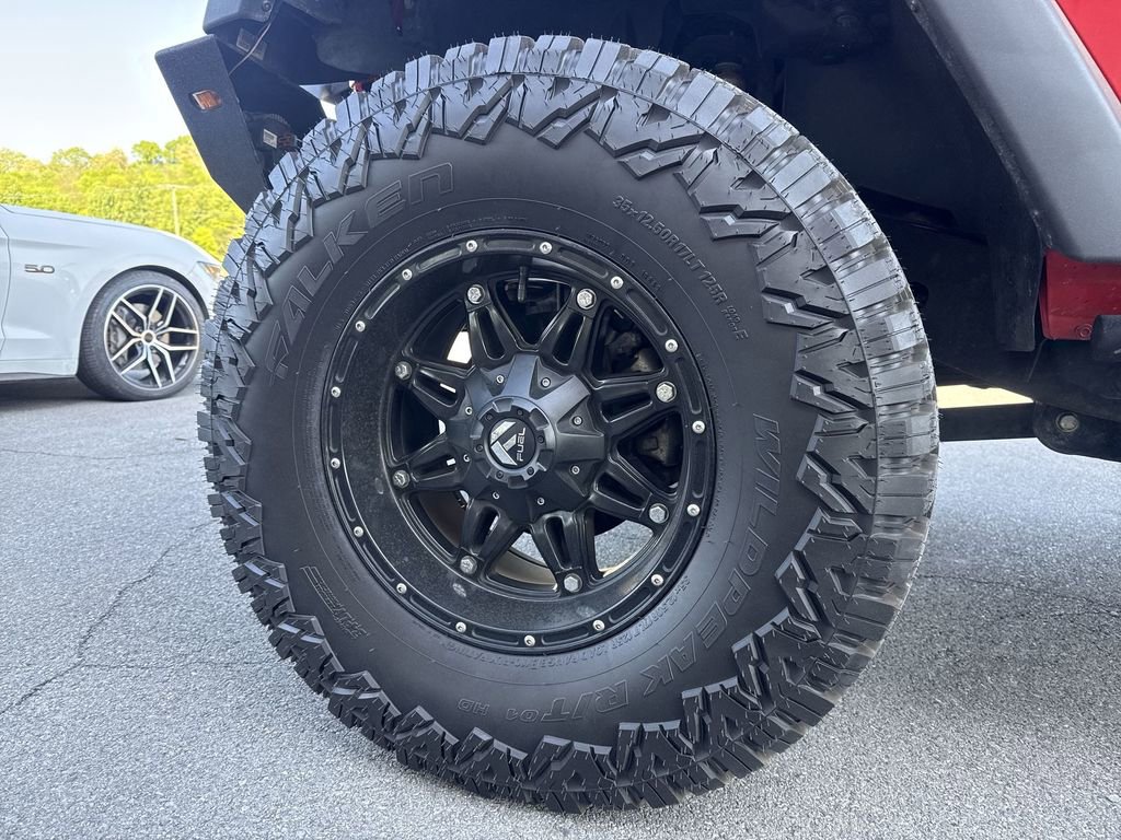 Used 2017 Jeep Wrangler Unlimited Rubicon w/ Max Tow Package AWD/4WD image 7