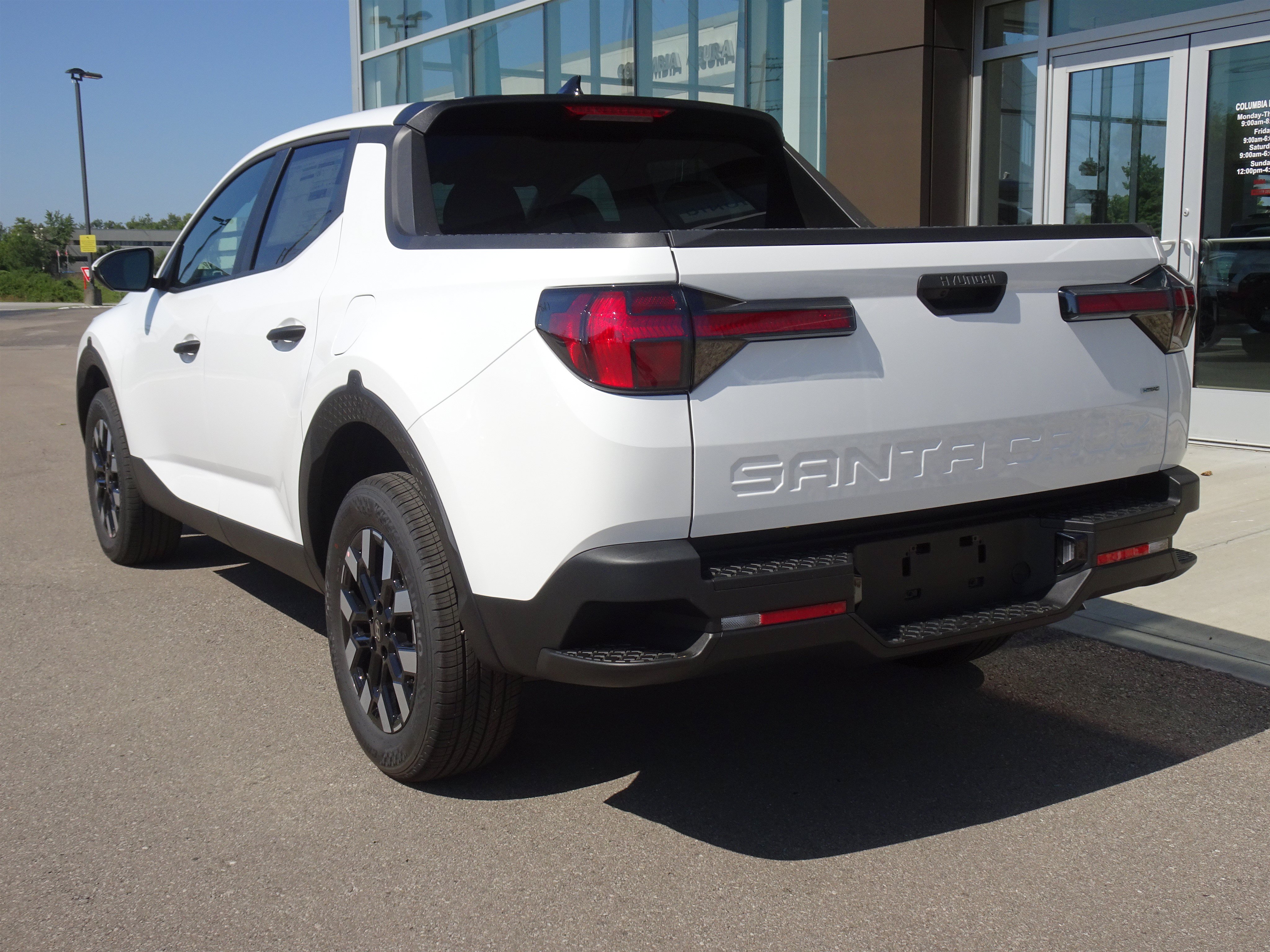 New 2027 Hyundai Santa Cruz SE AWD/4WD image 3