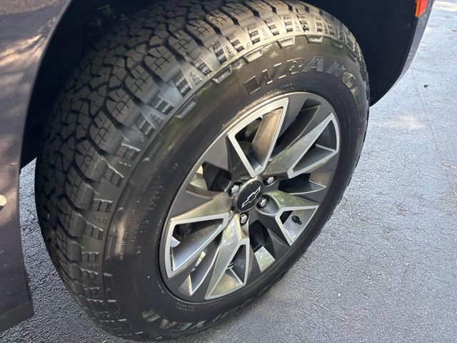 Used 2024 Chevrolet Tahoe Z71 w/ Luxury Package AWD/4WD image 34