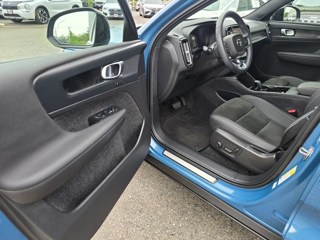 Used 2023 Volvo C40 P8 Recharge Plus AWD/4WD image 17