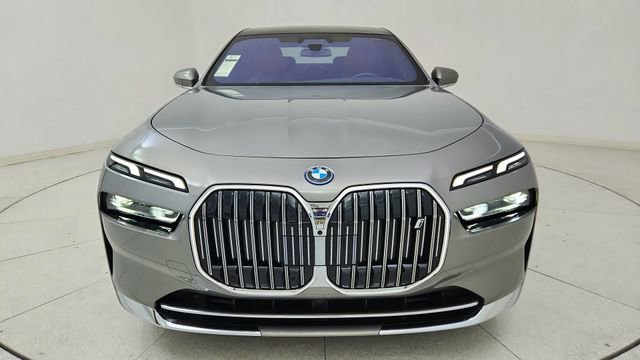 Used 2023 BMW i7 xDrive60 image 2