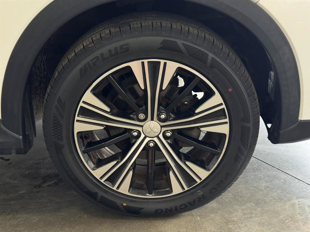 Used 2018 Mitsubishi Eclipse Cross SE AWD/4WD image 35