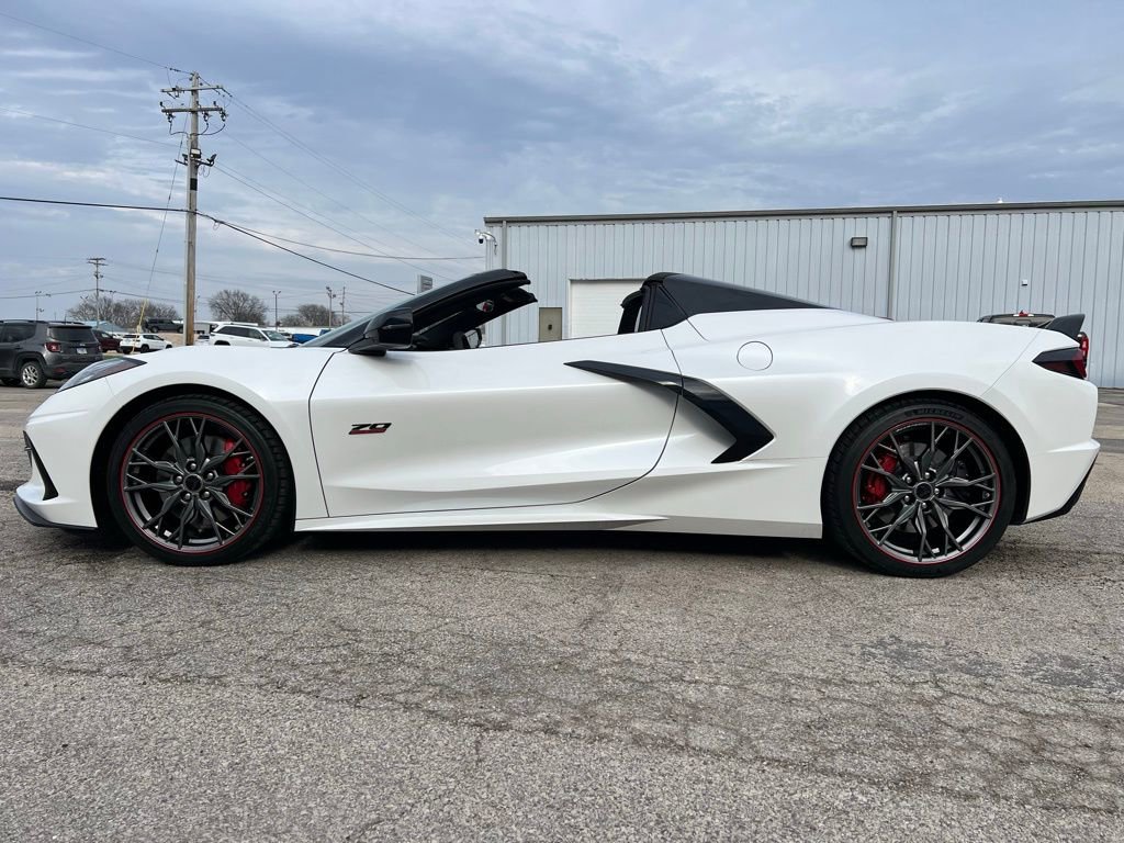 Used 2023 Chevrolet Corvette Stingray Premium Conv w/ Z51 Performance Package image 2