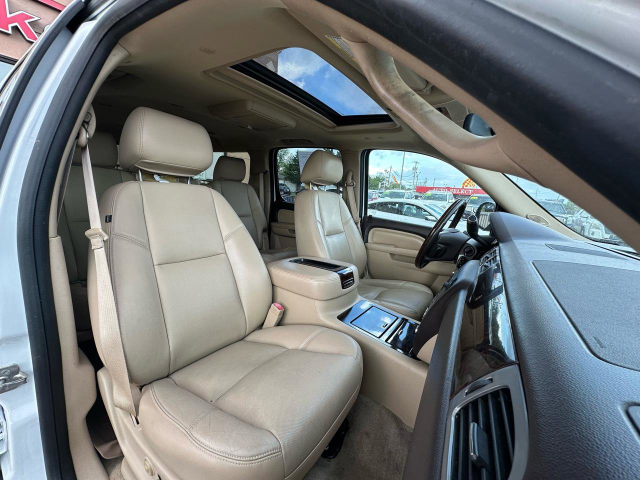 Used 2014 GMC Yukon XL Denali image 20