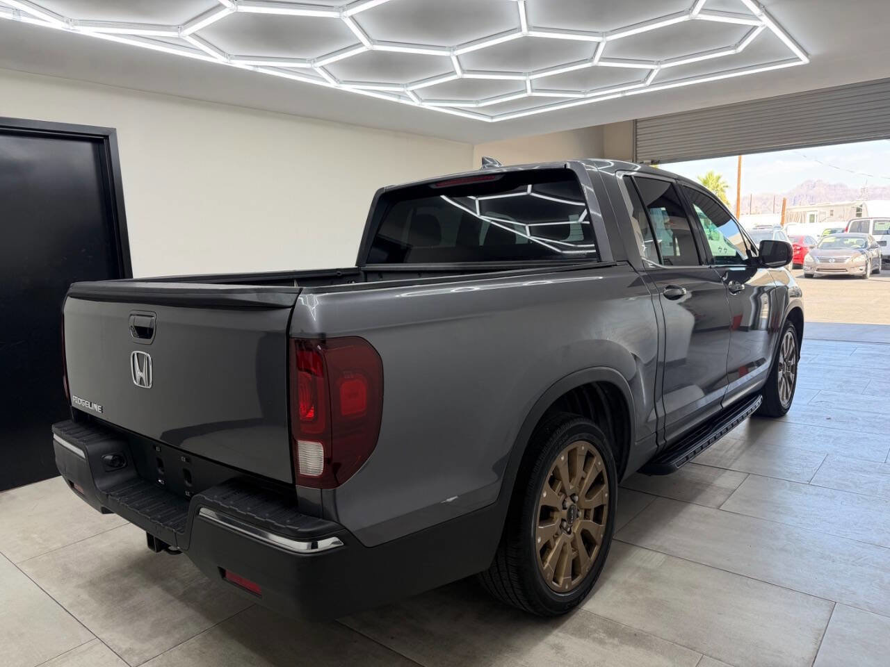 Used 2017 Honda Ridgeline RTS image 9